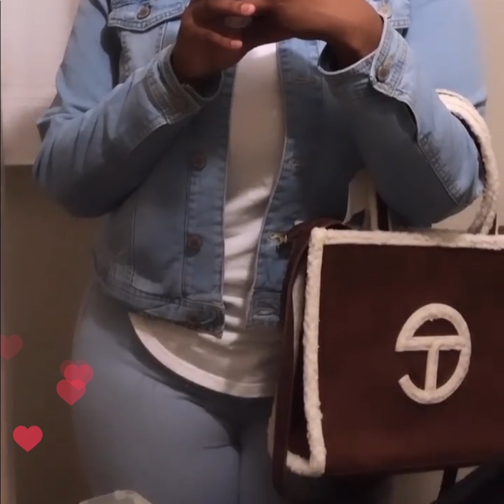 I’m selling my Ugg telfar purse I only wore it once and it’s brand new.